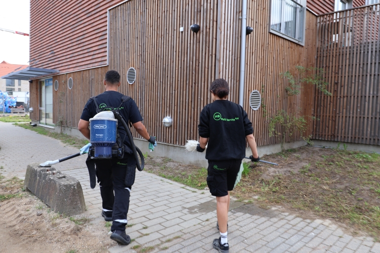 Erhvervsrengøring udenfor